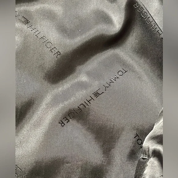 Woman’s Tommy Hilfiger Diamond Quilted Puffer Vest - Picture 5 of 6